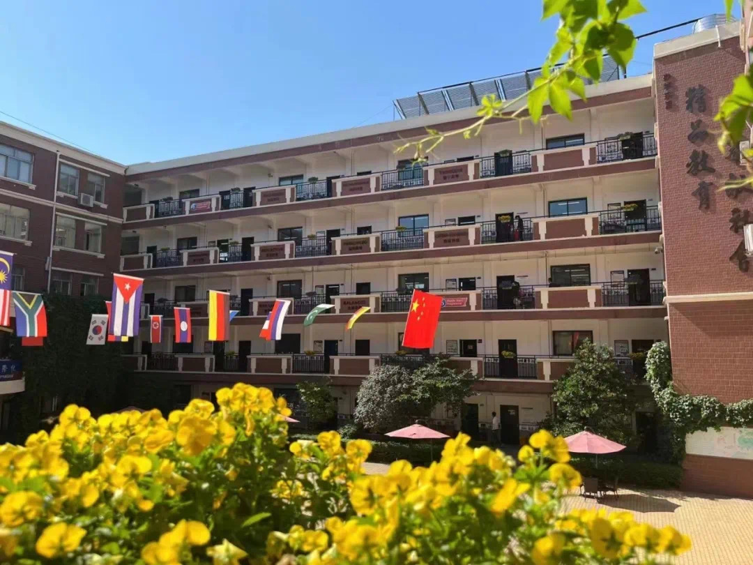 建业外国语中学——天井院